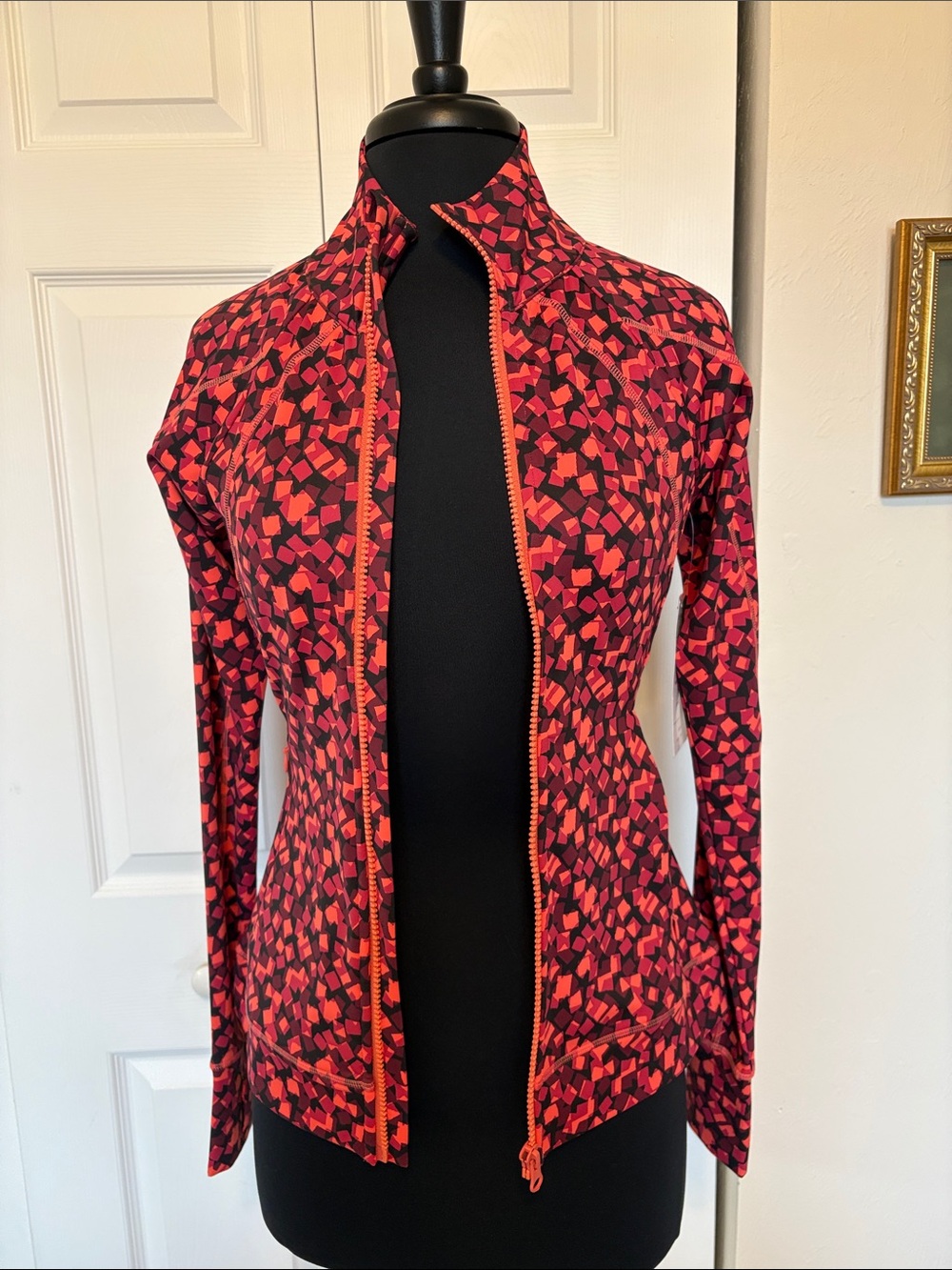 NWT Isabella Active Wear Amore Knit Zip Front Jacket - Extra Small (XS).